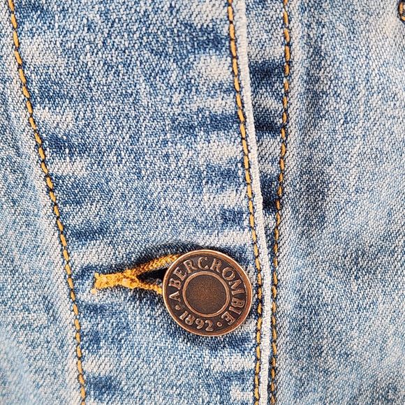 Abacrombie & Fitch Denim Jacket (M) - Picture 6 of 6